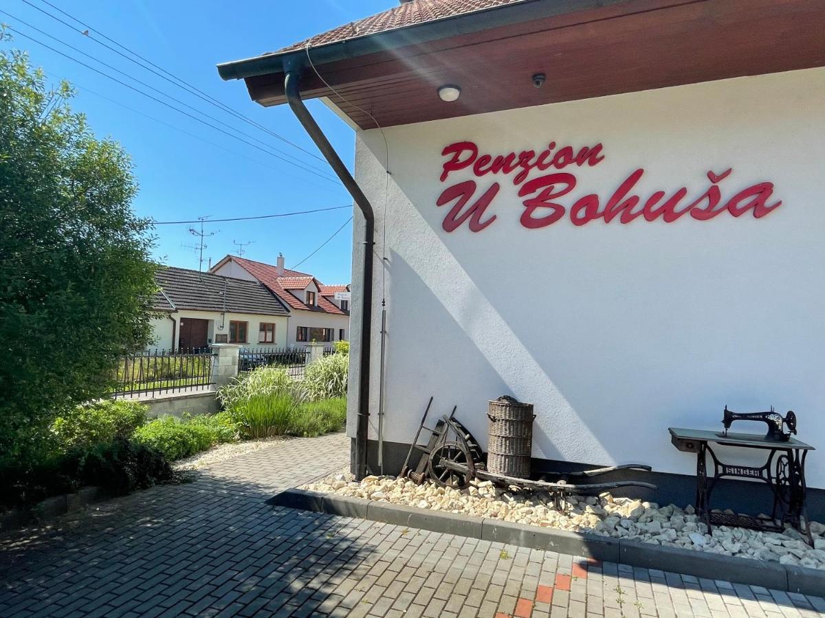 Penzion U Bohusa Lednice Exteriör bild