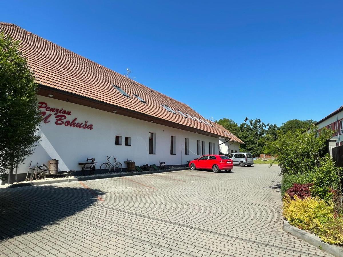 Penzion U Bohusa Lednice Exteriör bild