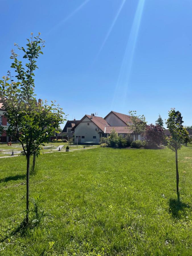 Penzion U Bohusa Lednice Exteriör bild