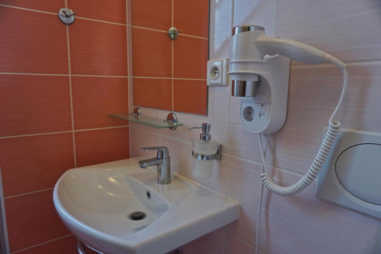 Penzion U Bohusa Lednice Exteriör bild