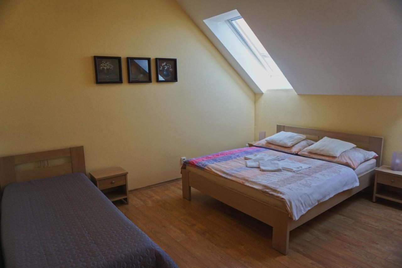 Penzion U Bohusa Lednice Exteriör bild
